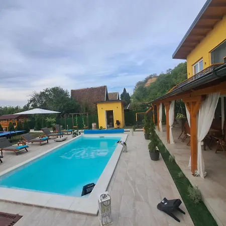 Mihajlova Oaza Vikendica Nestin