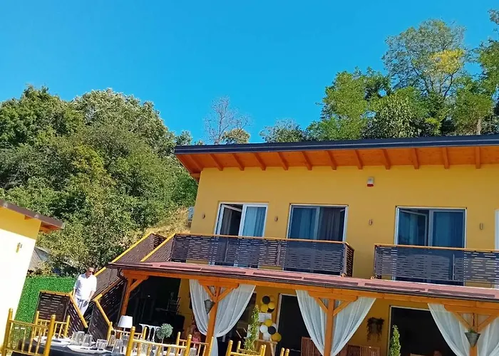 Mihajlova Oaza بيت للعطل *